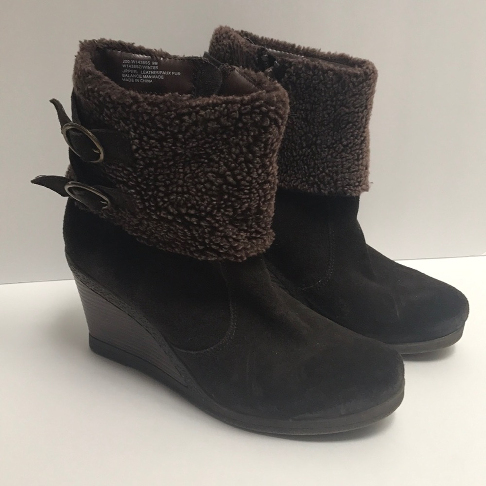 White Mountain Suede Booties Faux Fur Trim Size 9